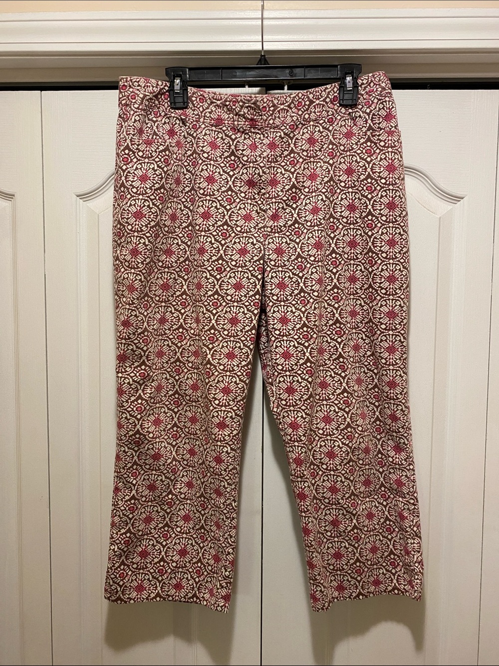 Style & Co. Cropped Patterned Ankle Pants in Red and Cream